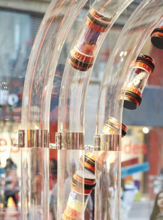 Rohrpost im Einsatz für die Automobil- und Luftfahrtindustrie